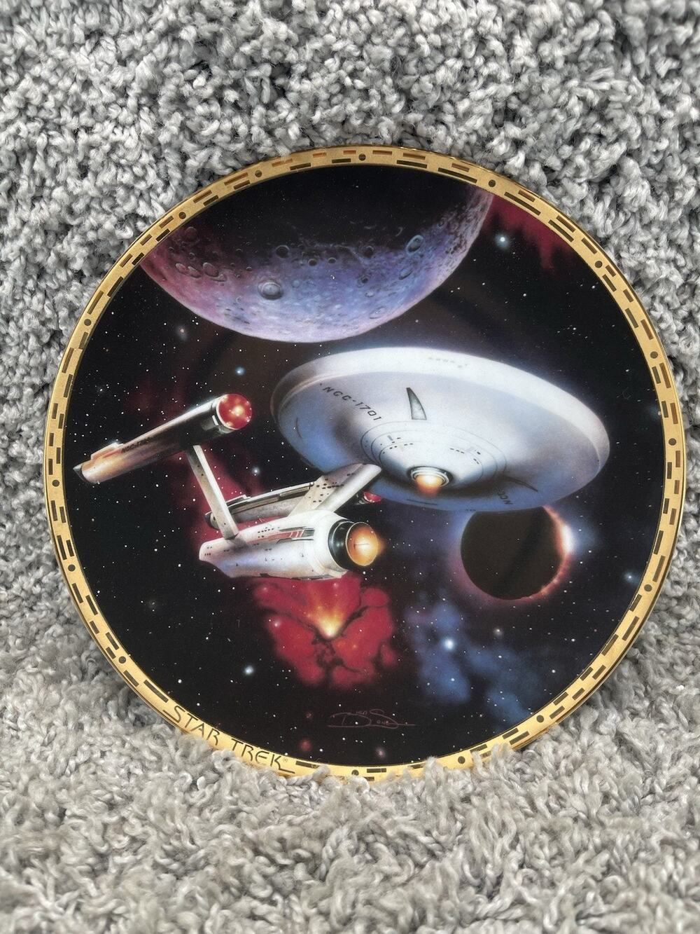 Star Trek The Voyagers USS Enterprise collector plate by the Hamilton Collection